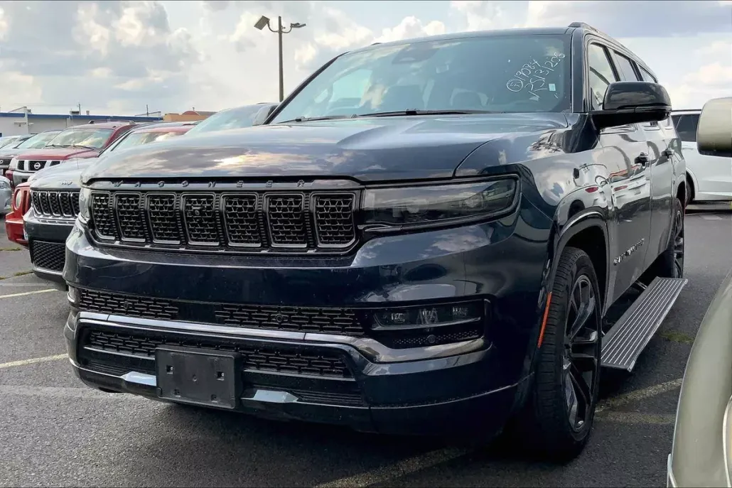2024 Jeep Grand Wagoneer L II photo 1