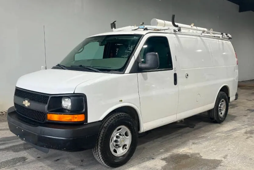 2013 Chevrolet Express 2500 Cargo photo 1