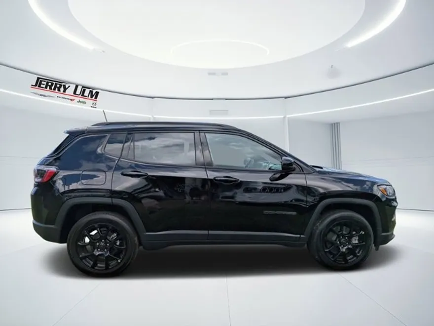 2026 Jeep Compass Latitude Altitude photo 1