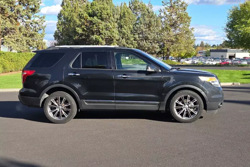 2013 Ford Explorer Limited photo 1