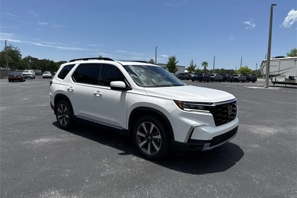 2025 Honda Pilot Touring photo 1