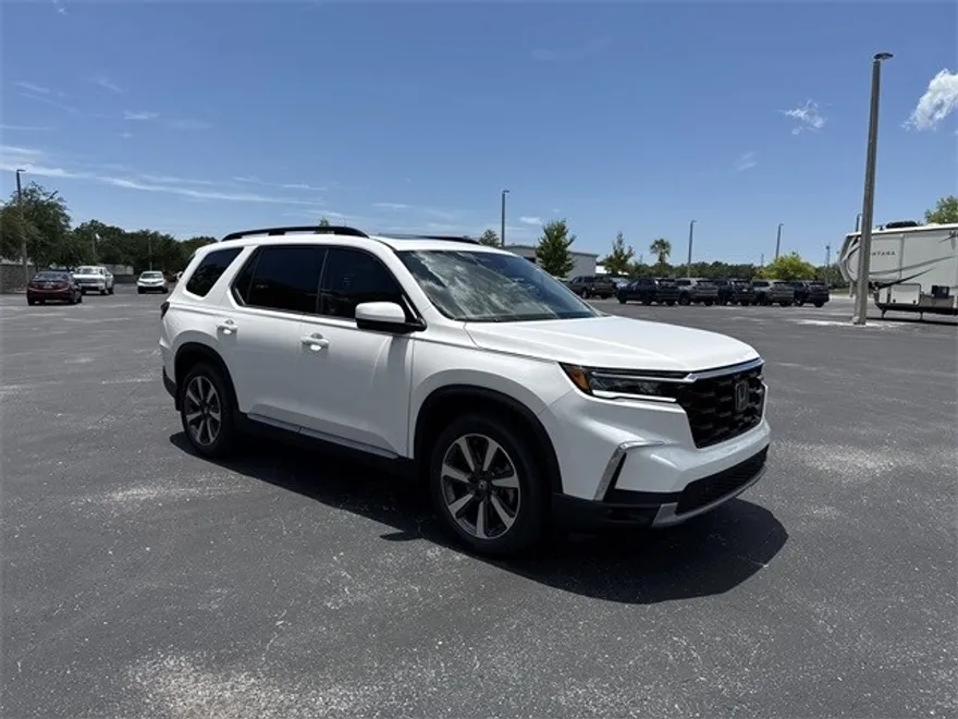 2025 Honda Pilot Touring photo 1
