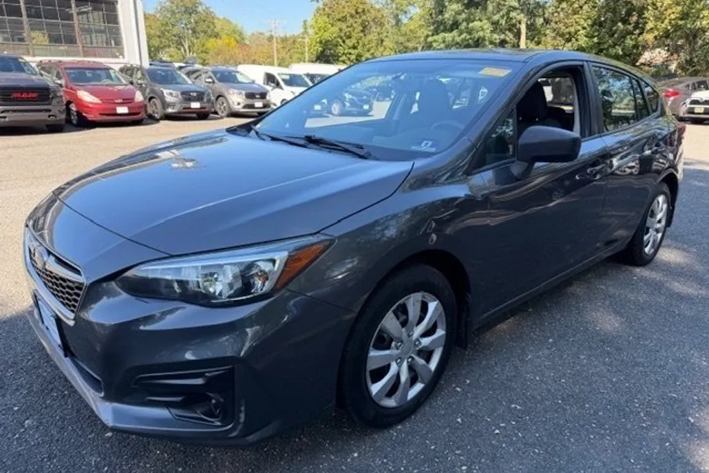 2019 Subaru Impreza 2.0i photo 1