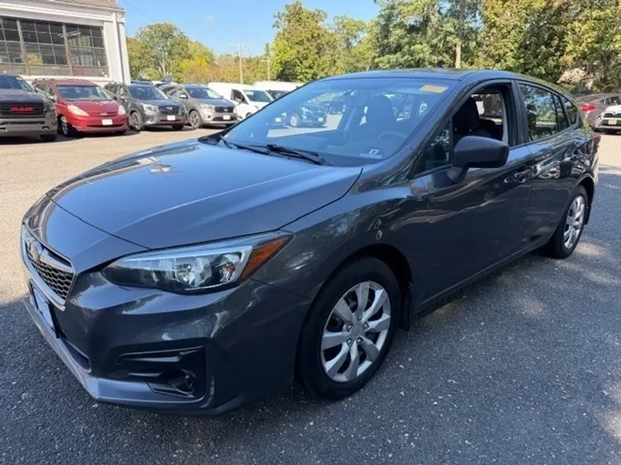 2019 Subaru Impreza 2.0i photo 1