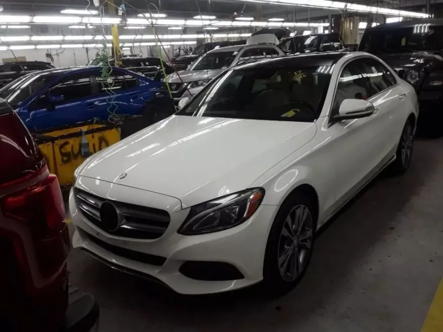 2017 Mercedes Benz C 300 4MATIC Sedan photo 1