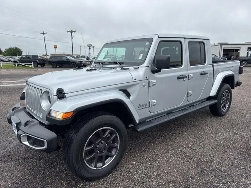 2023 Jeep Gladiator Overland photo 1