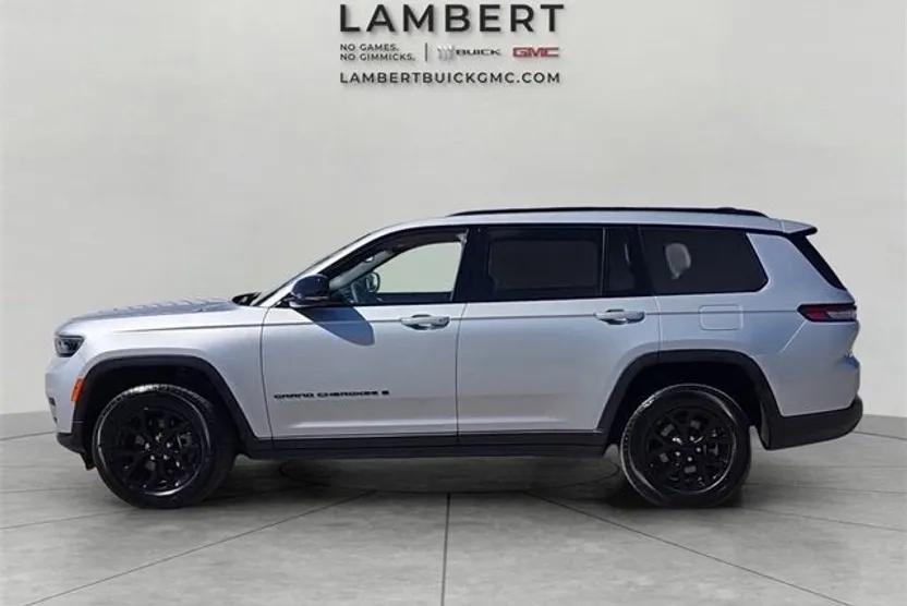 2024 Jeep Grand Cherokee Altitude photo 1
