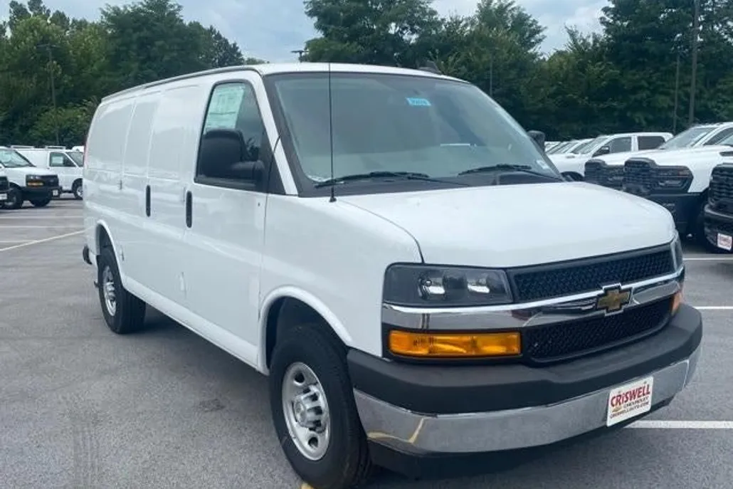 2025 Chevrolet Express 2500 Work Van Cargo photo 1
