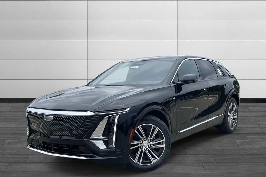 2025 Cadillac Lyriq Luxury photo 1