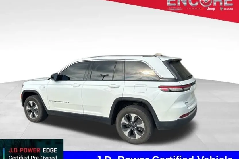 2022 Jeep Cherokee Limited 4xe photo 1