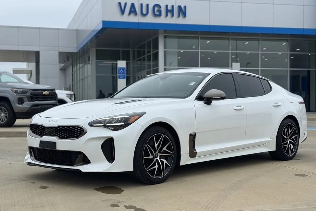 2023 Kia Stinger GT-Line photo 1