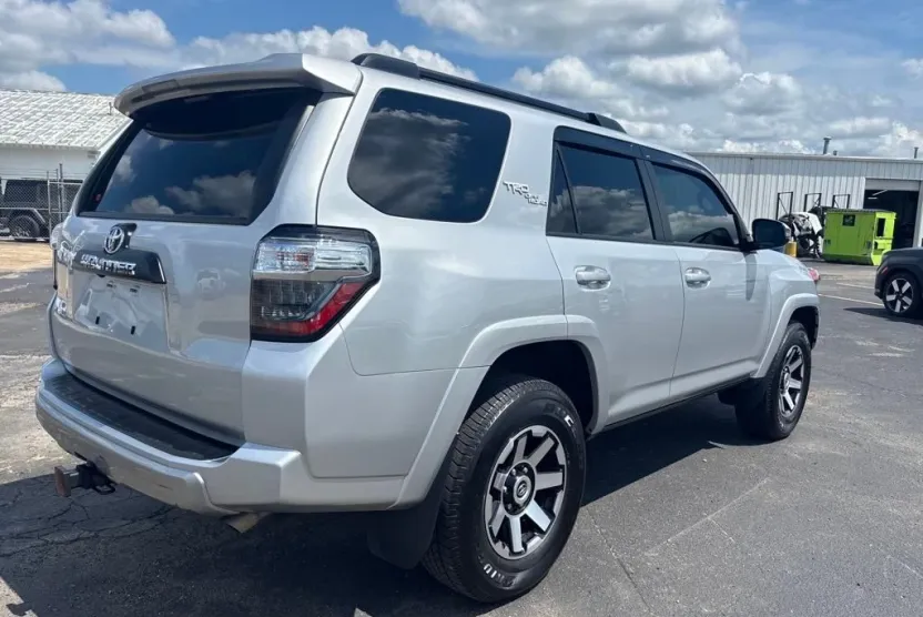 2023 Toyota 4Runner TRD Off-Road Premium photo 1