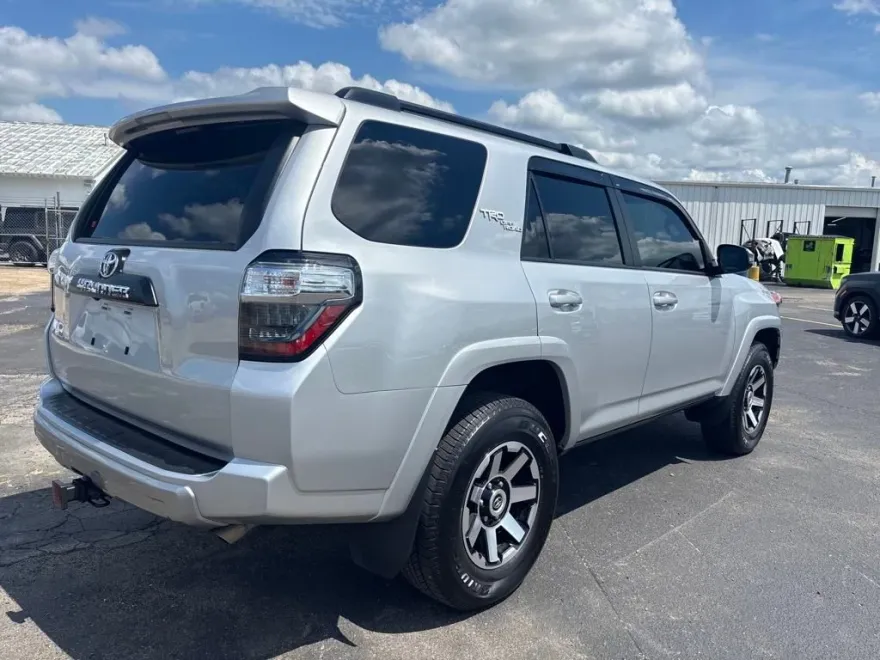 2023 Toyota 4Runner TRD Off-Road Premium photo 1