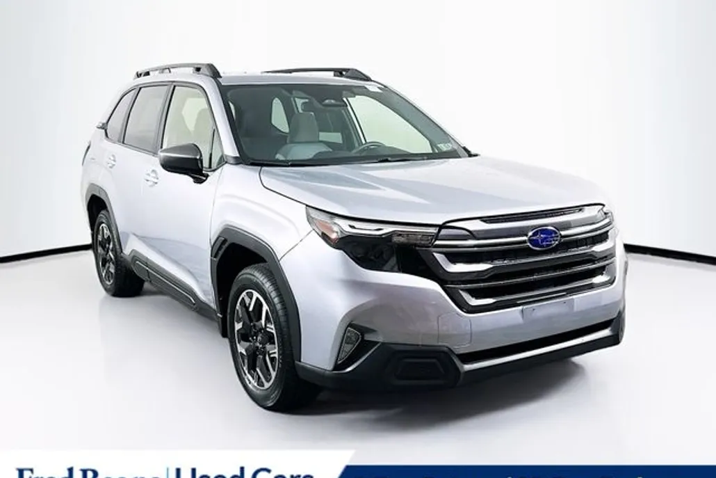 2025 Subaru Forester Premium Base photo 1