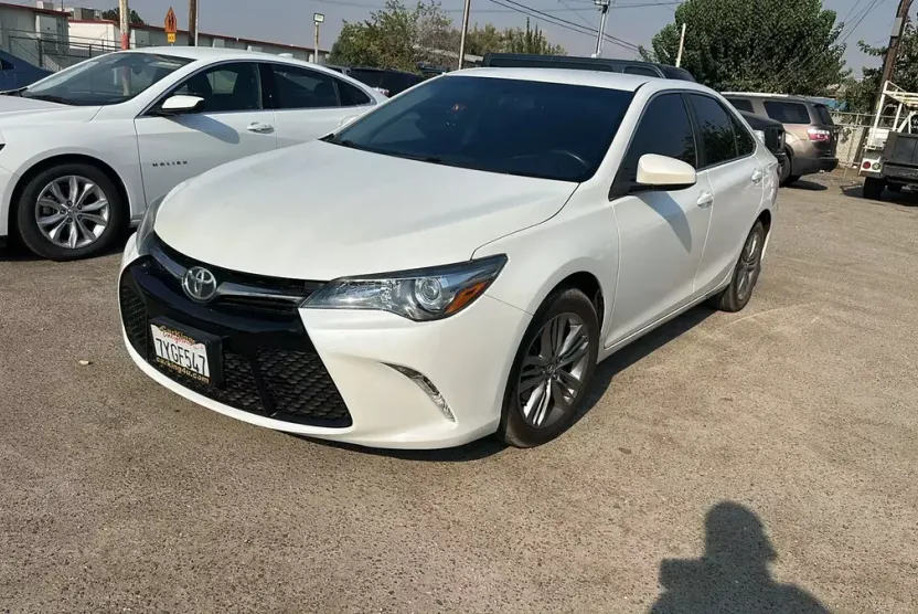 2017 Toyota Camry XLE XSE photo 1