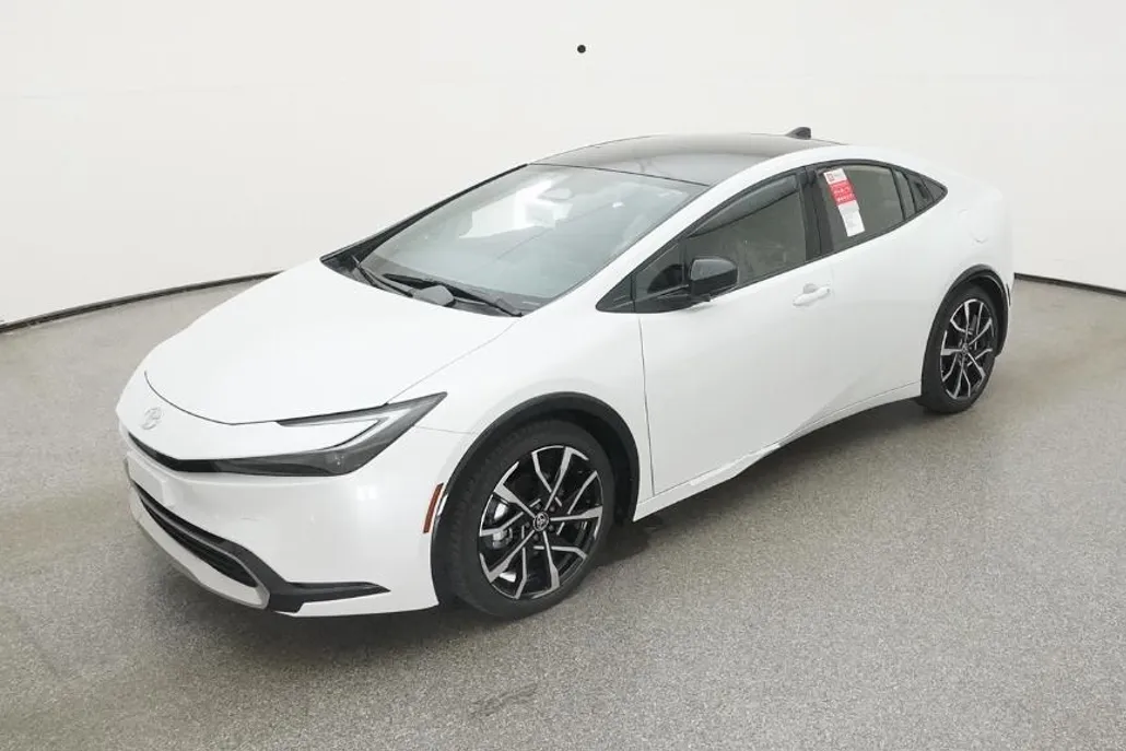 2025 Toyota Prius Plug-in Hybrid XSE photo 1