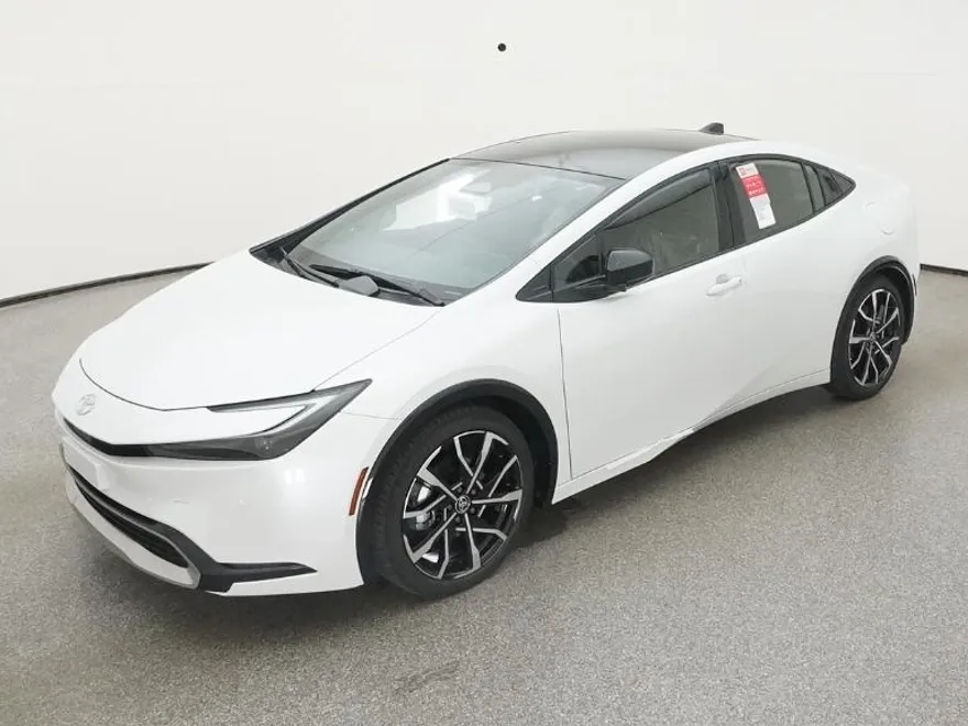 2025 Toyota Prius Plug-in Hybrid XSE photo 1