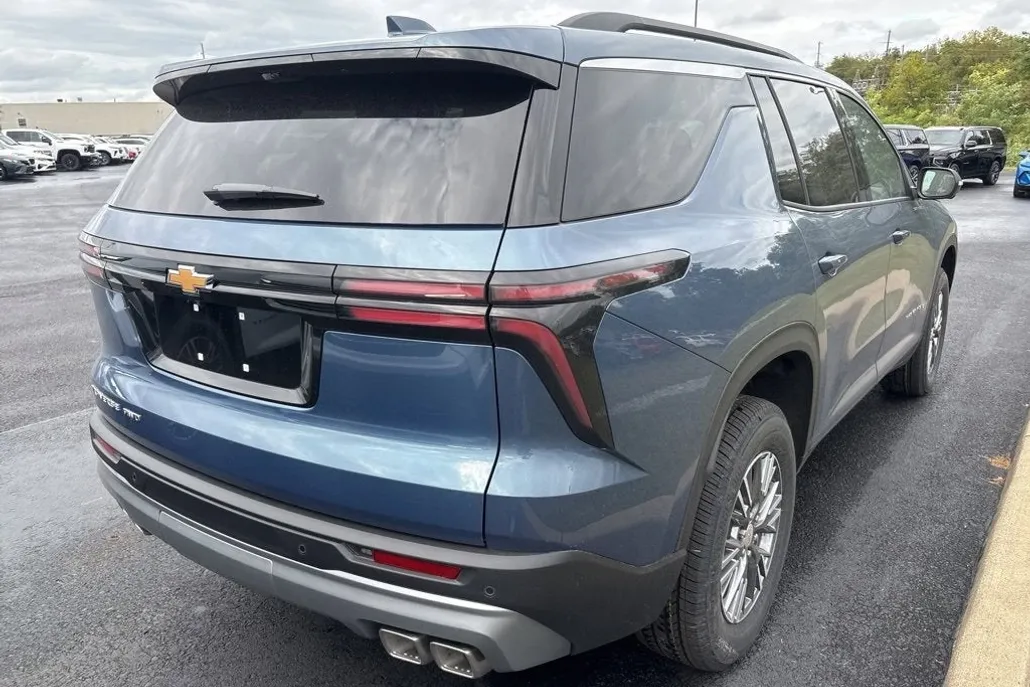 2026 Chevrolet Traverse photo 1