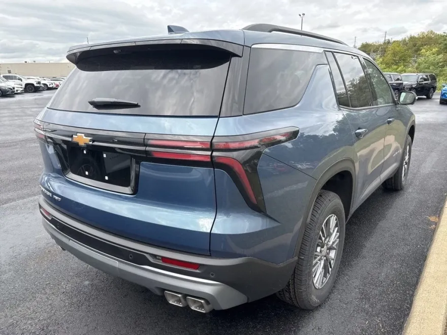 2026 Chevrolet Traverse photo 1