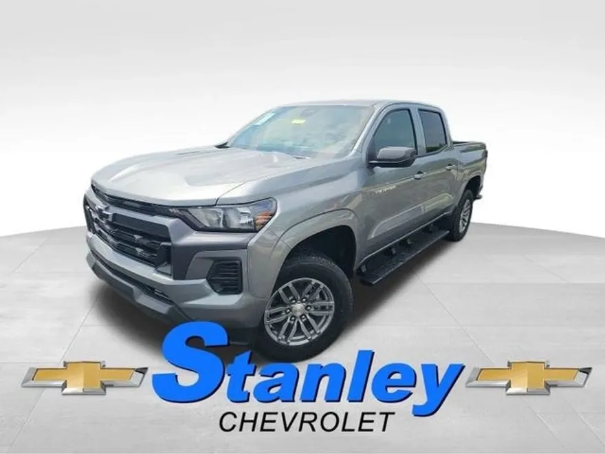 2025 Chevrolet Colorado Work Truck LT photo 1