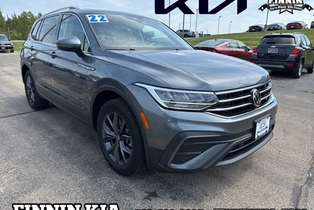 2022 Volkswagen Tiguan SE photo 1