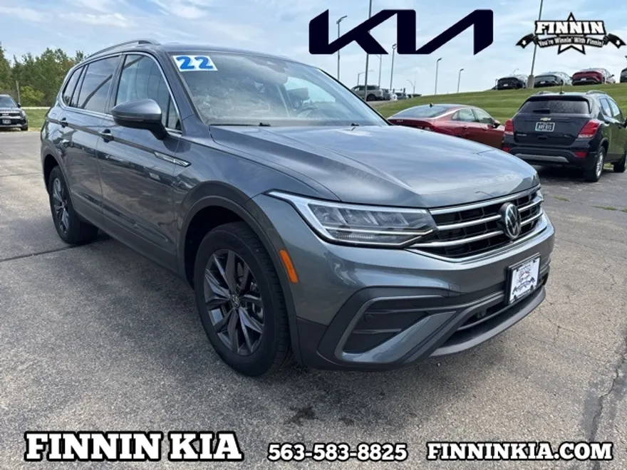2022 Volkswagen Tiguan SE photo 1
