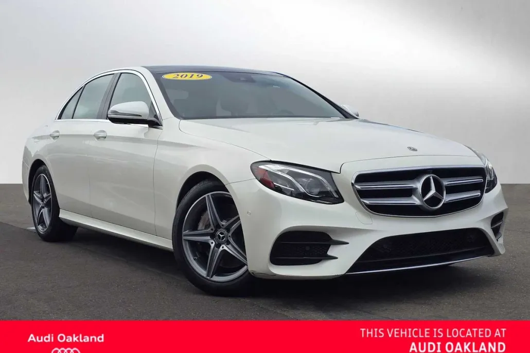 2019 Mercedes Benz E 300 photo 1