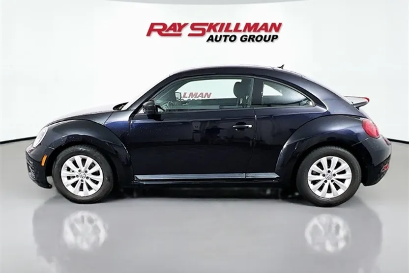 2018 Volkswagen Beetle S photo 1