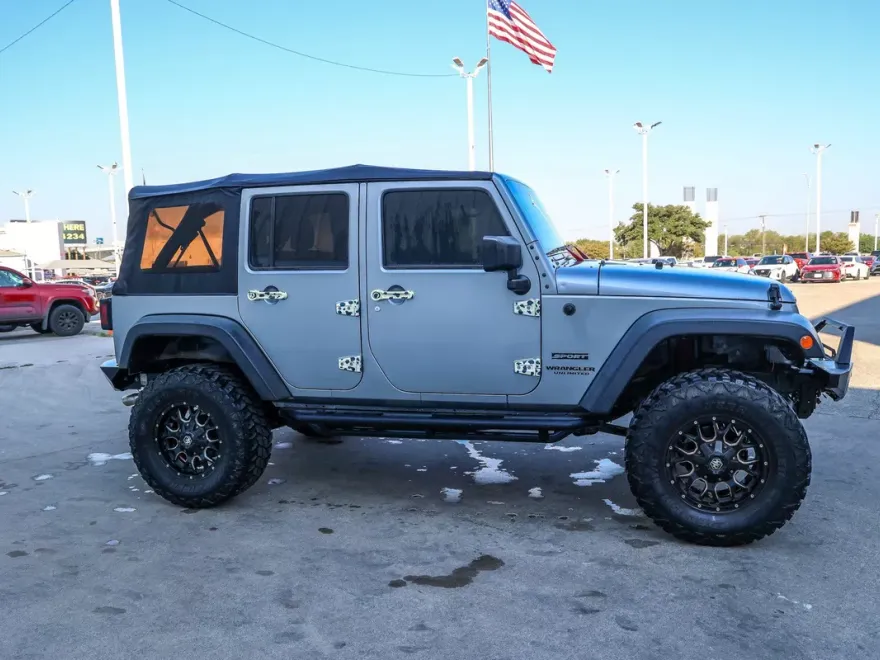 2017 Jeep Wrangler Unlimited Sport photo 1