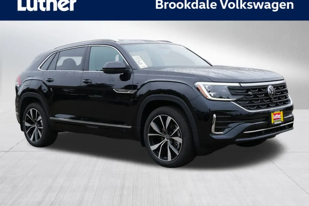 2026 Volkswagen Atlas Cross Sport SEL Premium R-Line photo 1