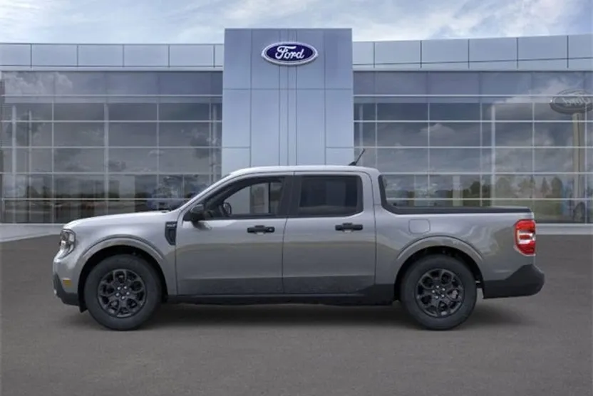 2025 Ford Maverick XLT photo 1