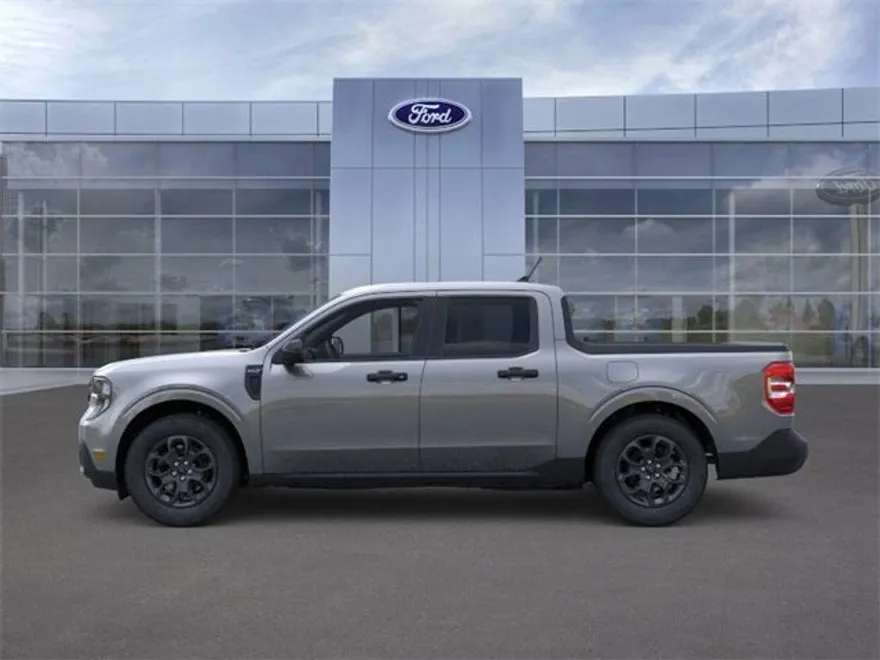 2025 Ford Maverick XLT photo 1