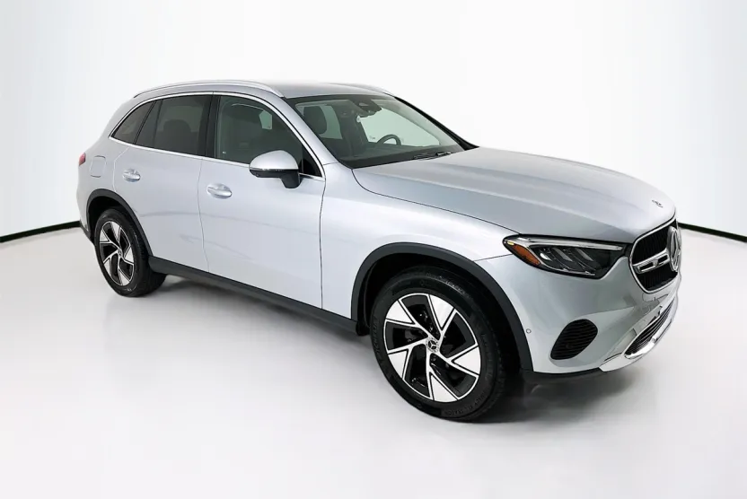2024 Mercedes Benz GLC 300 photo 1