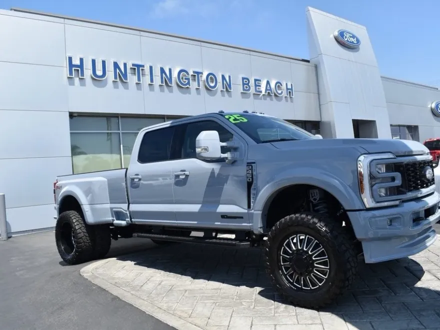 2025 Ford F-450 photo 1
