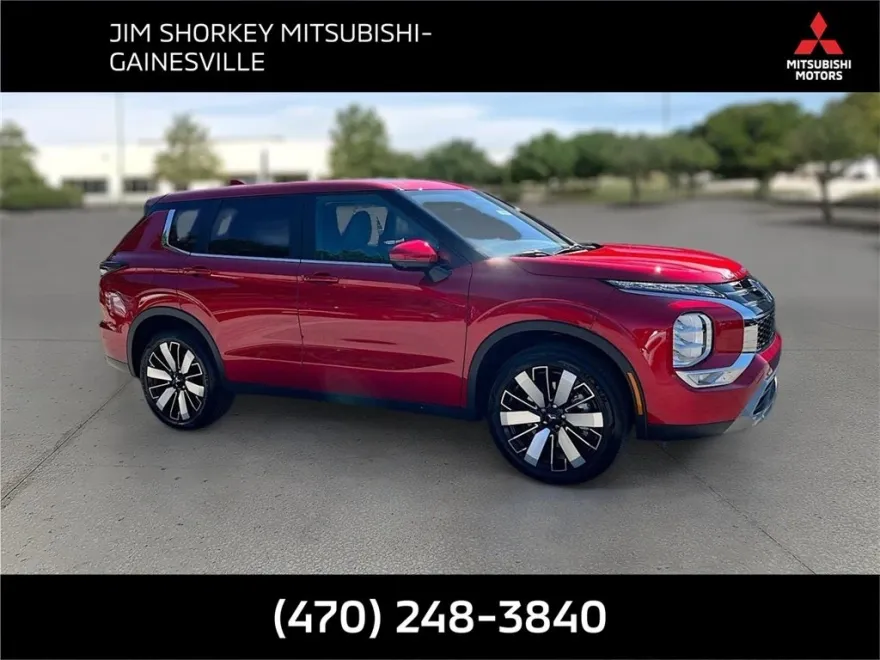 2025 Mitsubishi Outlander SE photo 1