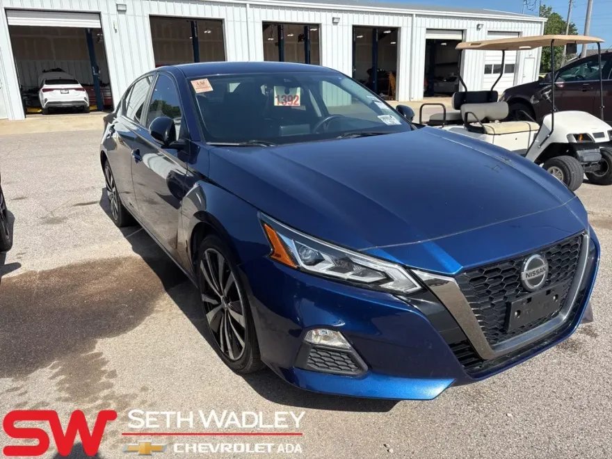 2022 Nissan Altima 2.5 SR photo 1