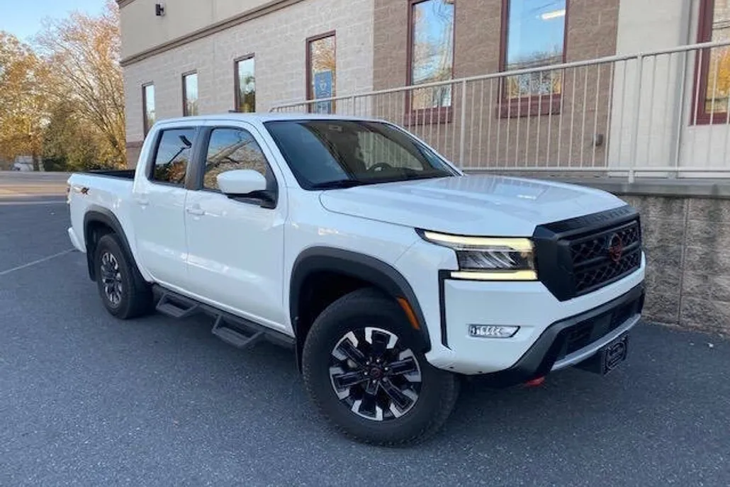 2023 Nissan Frontier PRO-4X photo 1