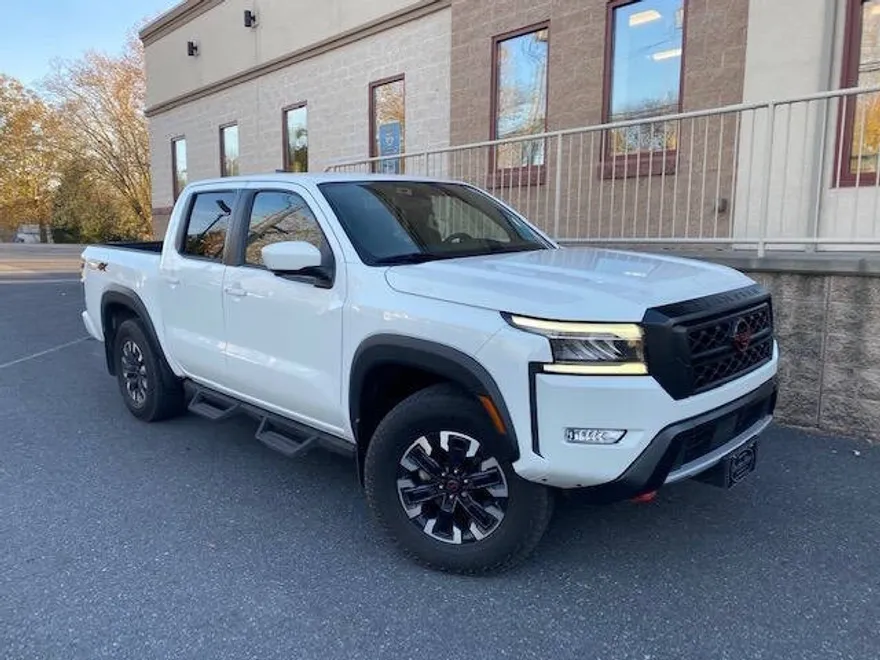 2023 Nissan Frontier PRO-4X photo 1