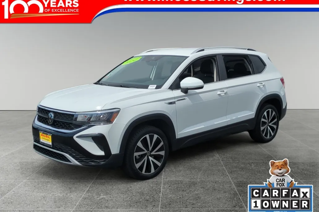 2024 Volkswagen Taos SE photo 1