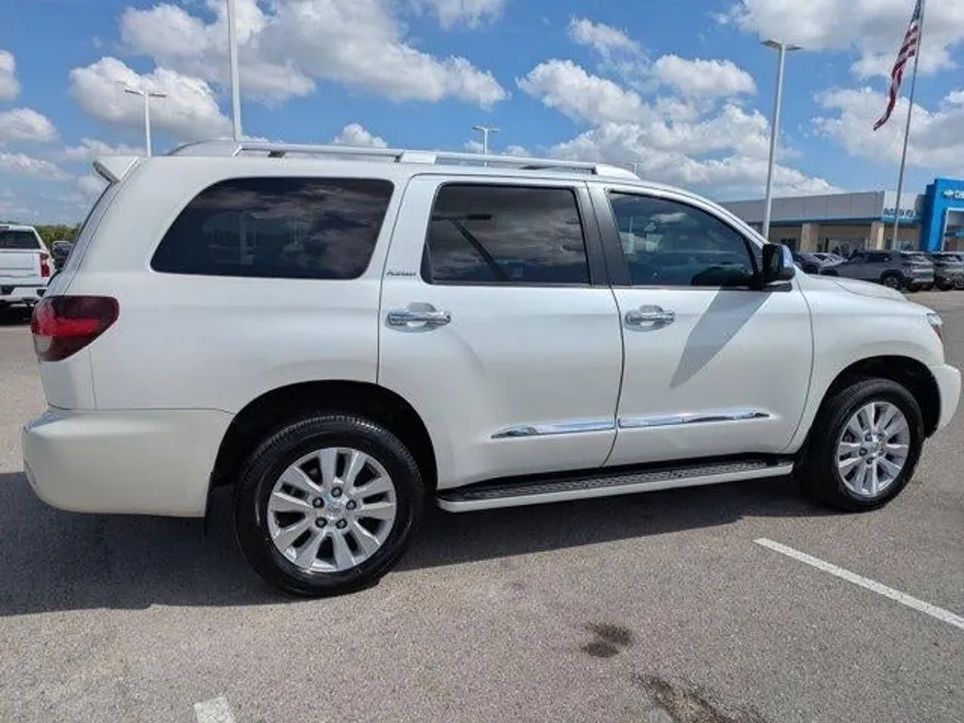 2018 Toyota Sequoia Platinum photo 1