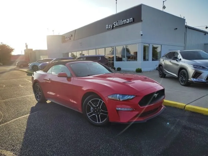 2022 Ford Mustang EcoBoost Premium photo 1