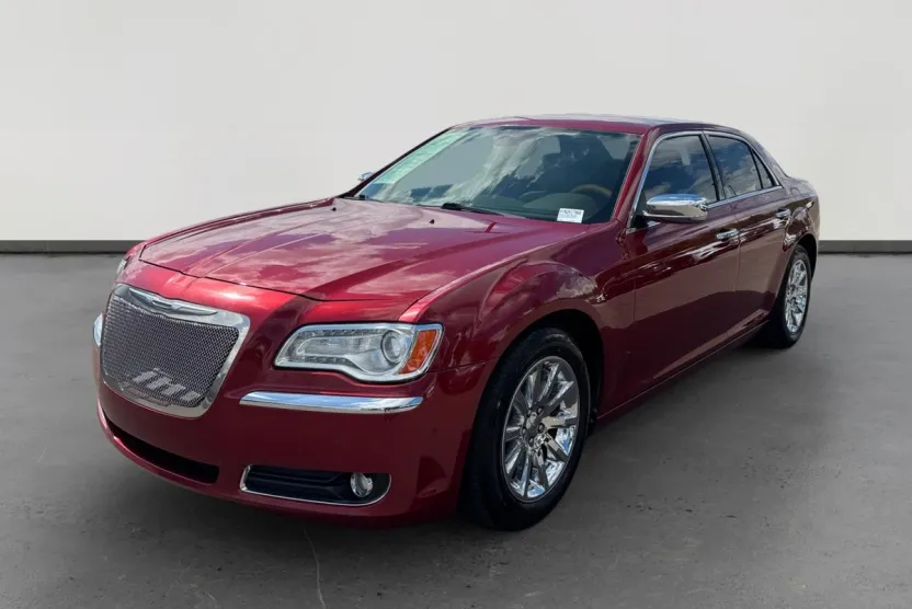 2013 Chrysler 300 photo 1