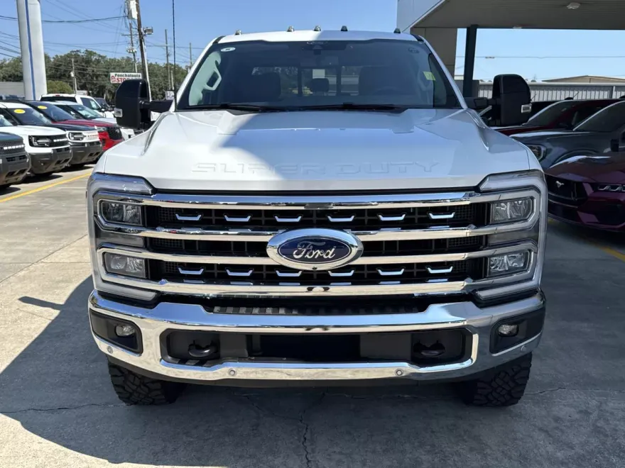 2026 Ford F-250 Lariat photo 1