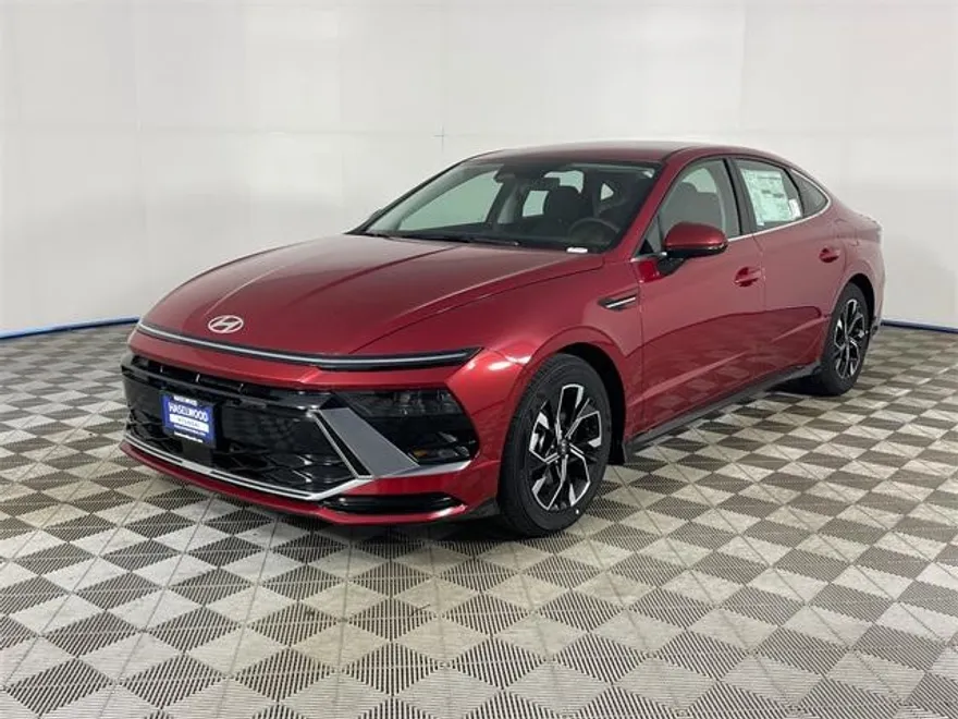 2025 Hyundai Sonata SEL photo 1