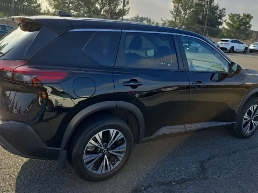2023 Nissan Rogue SV photo 1