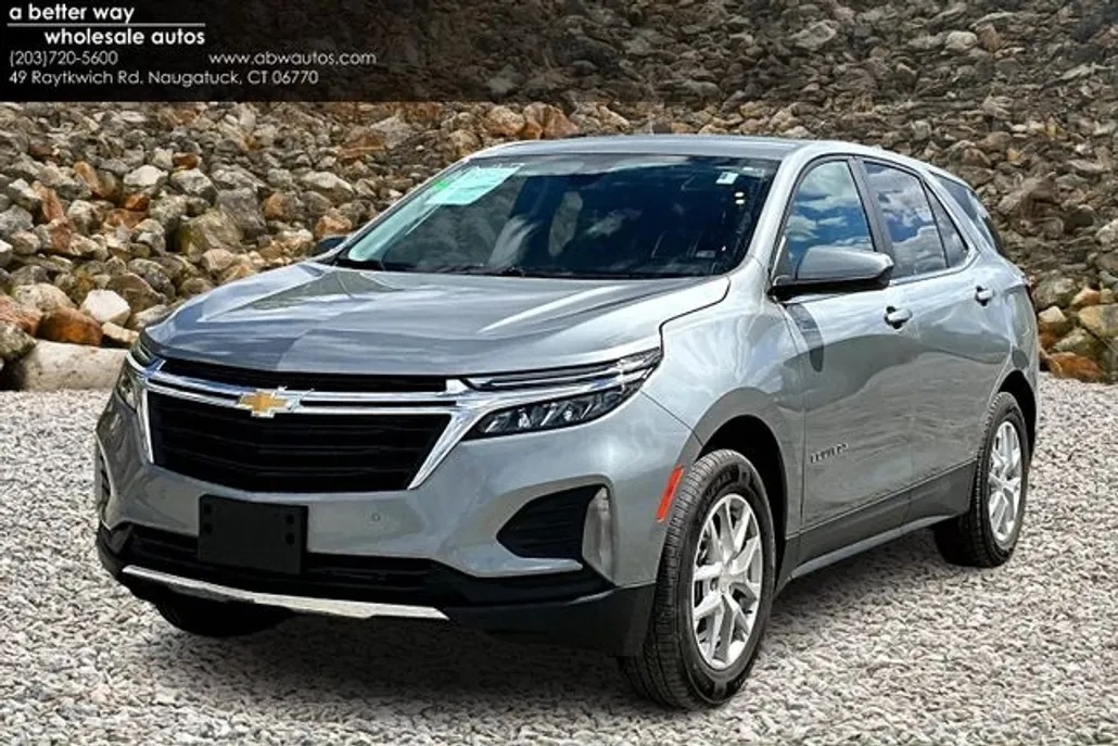 2023 Chevrolet Equinox LT photo 1