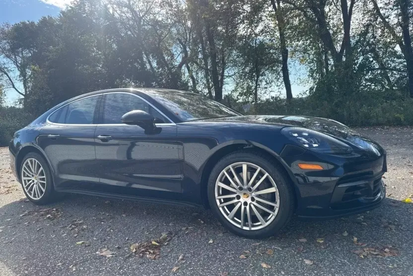 2018 Porsche Panamera 4S photo 1