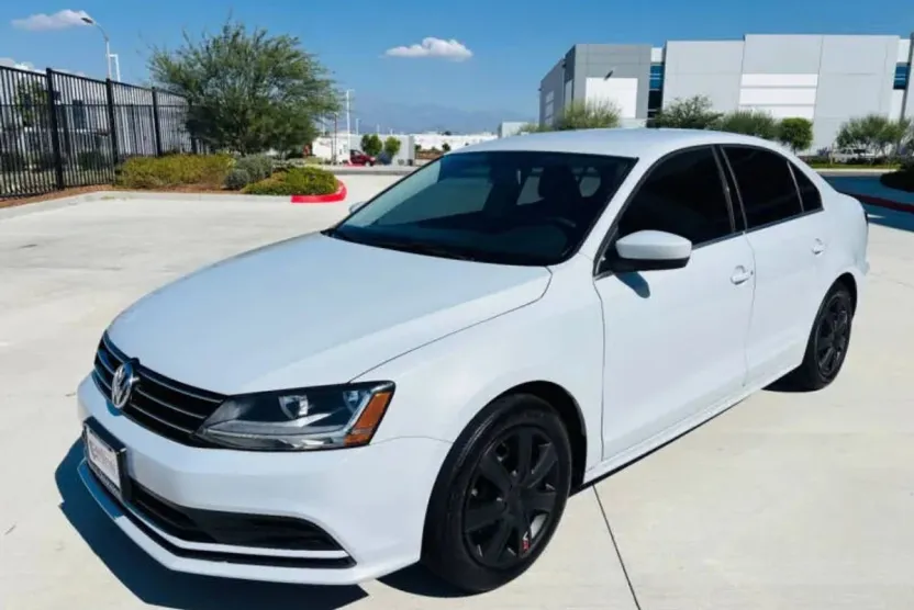 2017 Volkswagen Jetta 1.4T photo 1