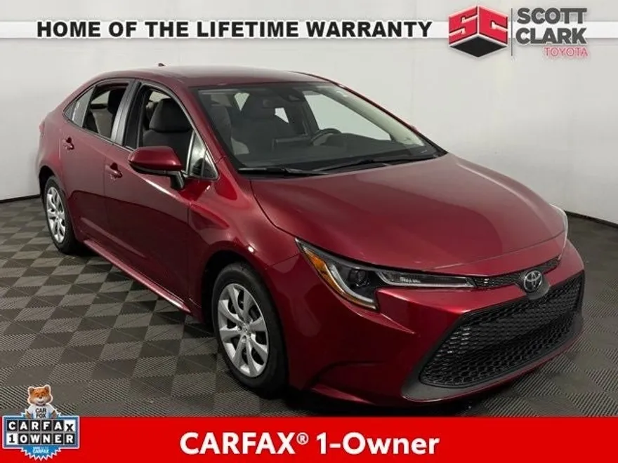 2022 Toyota Corolla LE photo 1