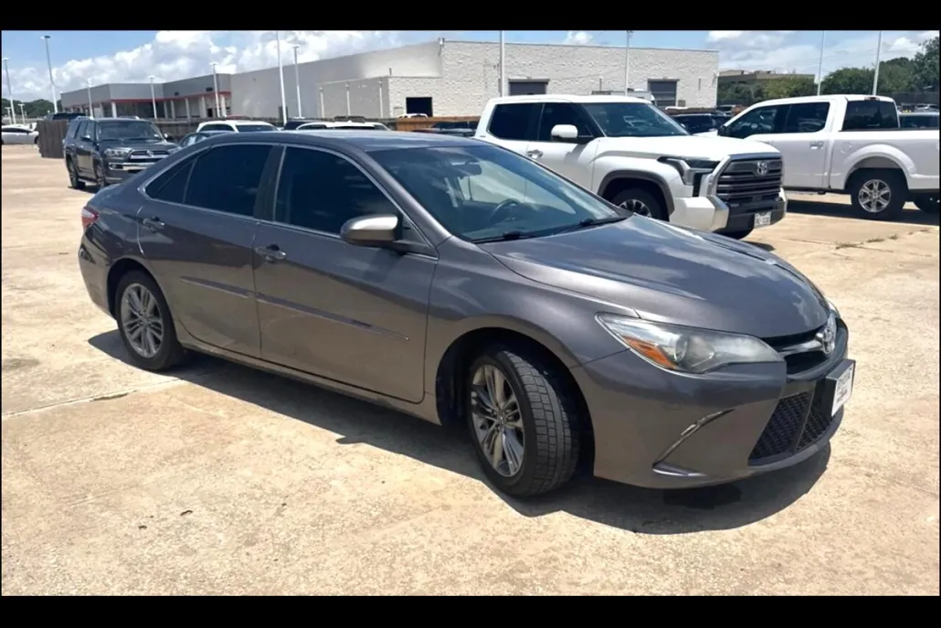 2017 Toyota Camry XLE XSE photo 1